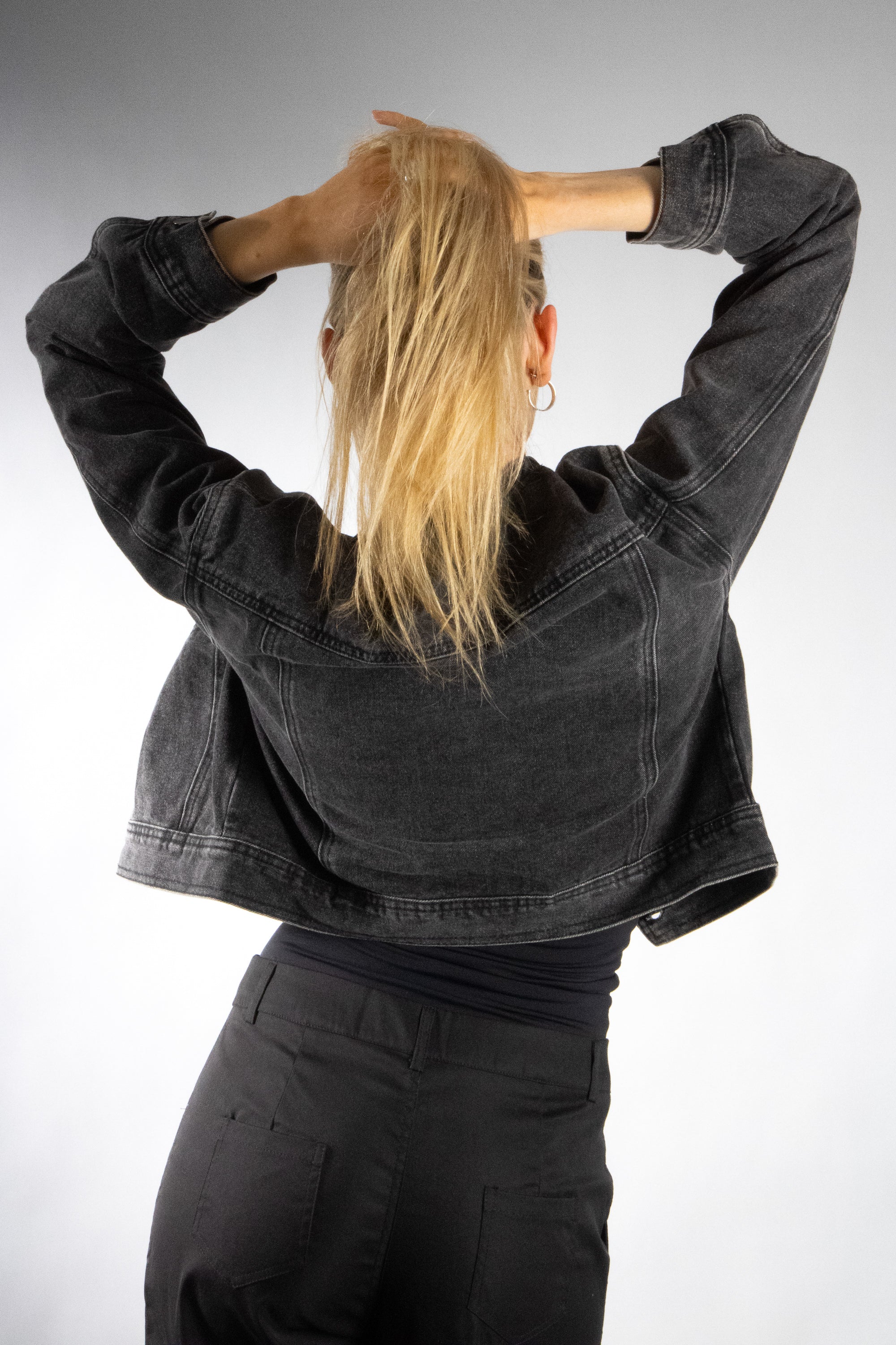 [Walmart Exclusive] Women's Mini Collarless Denim Jacket