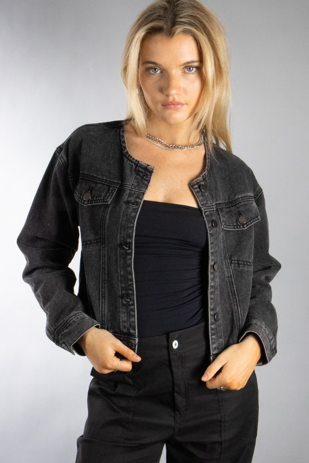 [Walmart Exclusive] Women's Mini Collarless Denim Jacket