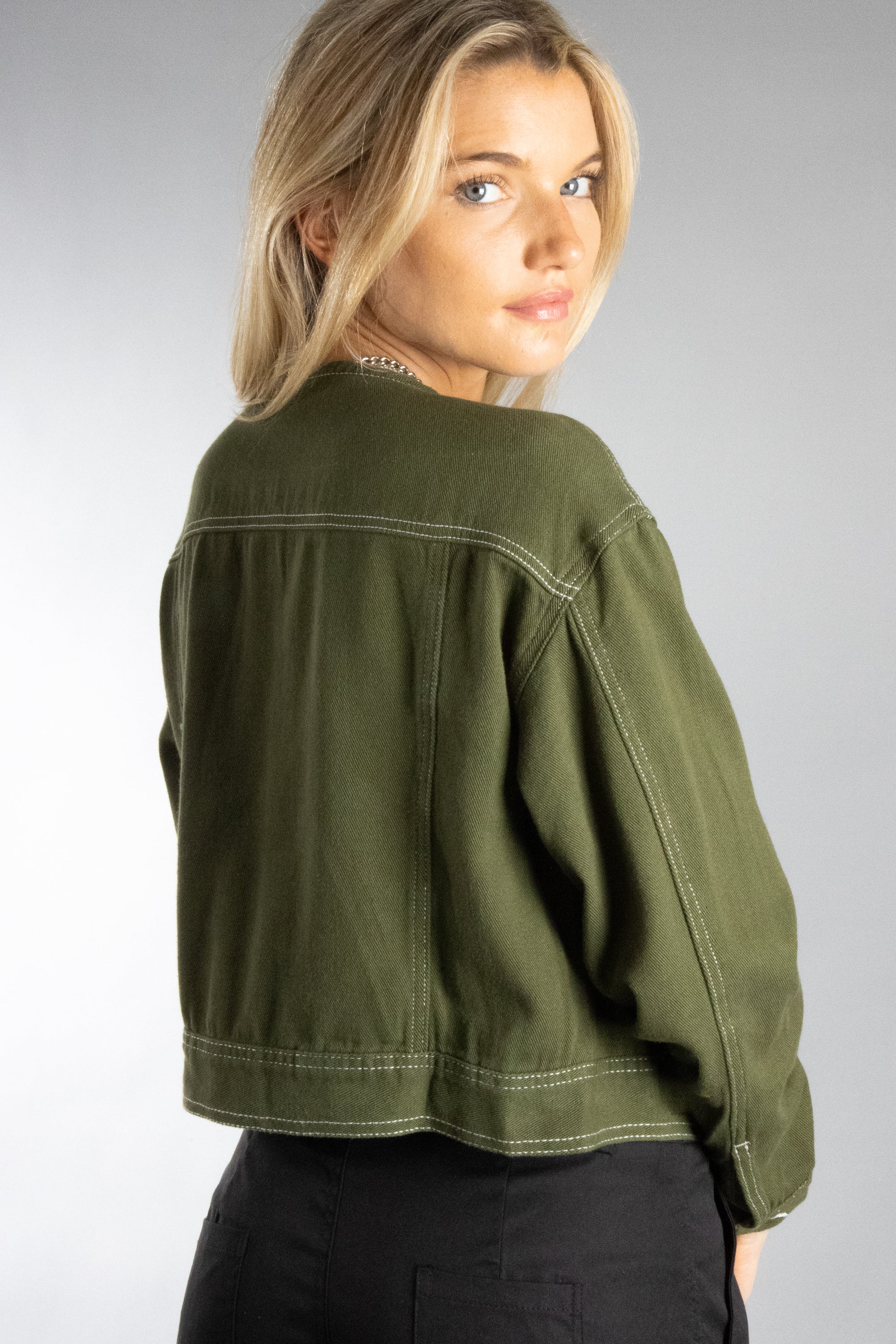 [Walmart Exclusive] Women's Mini Collarless Denim Jacket